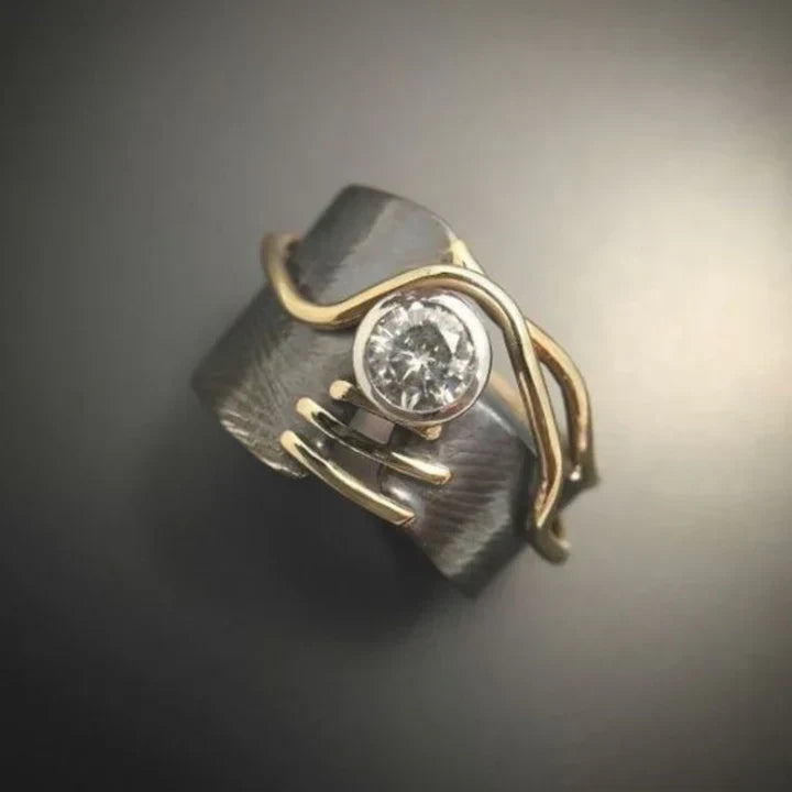 Vintage Dark Silver Zirconia Ring